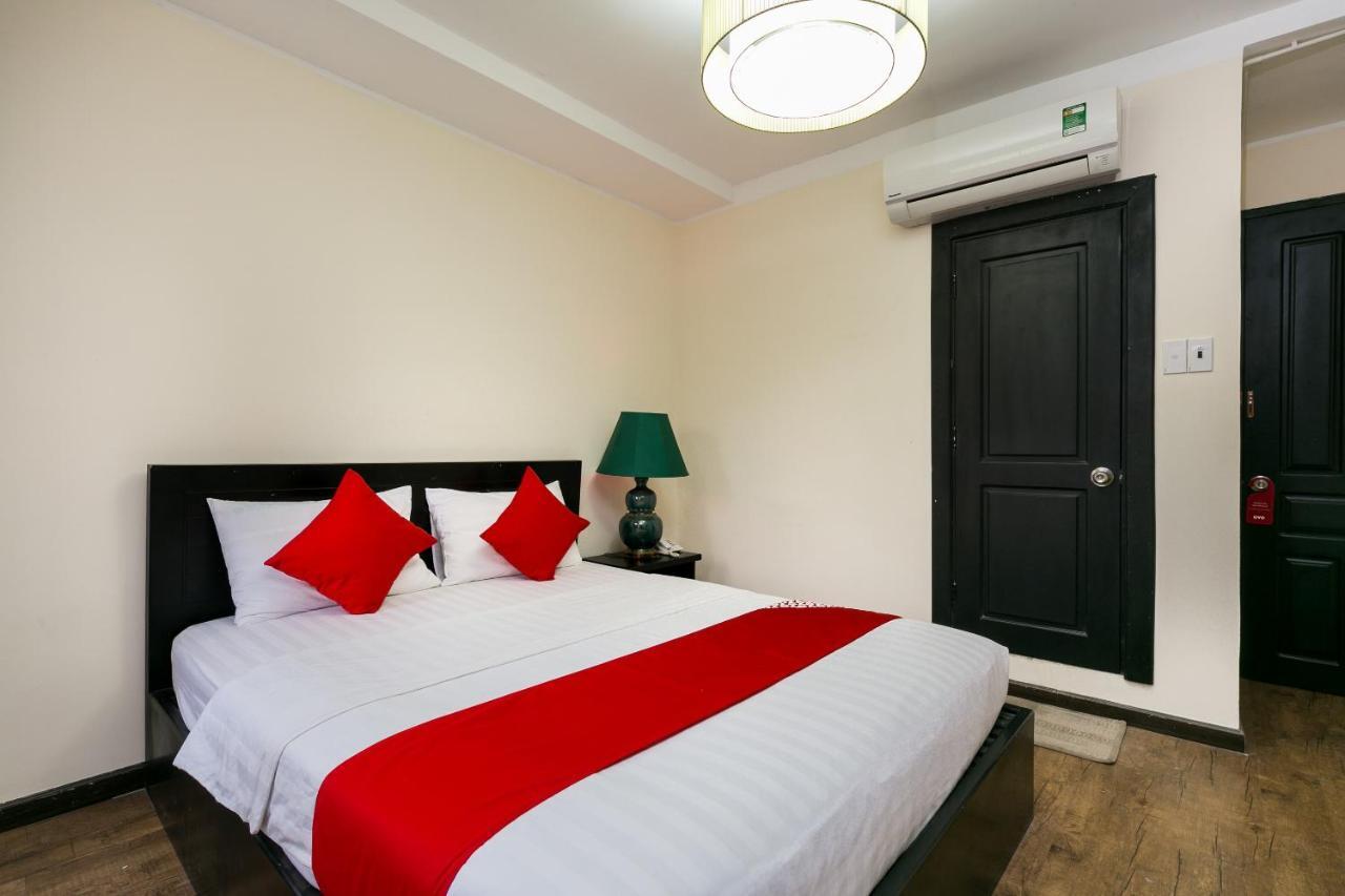 Oyo 438 Small Bay Hotel Хошимин Экстерьер фото